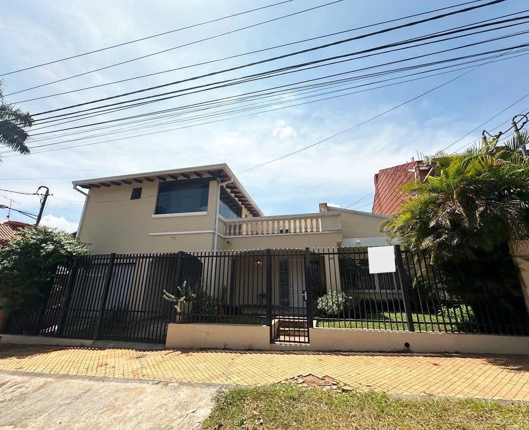 Amplia residencia de 5 dormitorios en barrio mburicao z/ ex seminario, foto 1