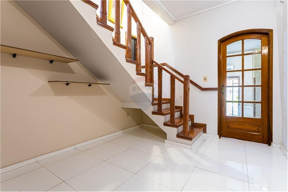 Vendo casa con domotica en Lambaré mbachio