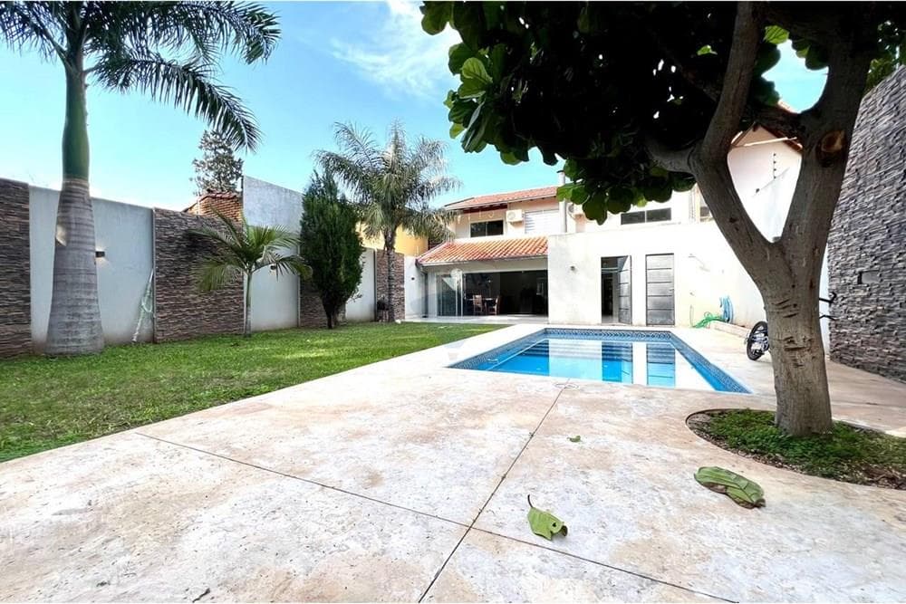 En venta amplia y hermosa residencia en Asunción