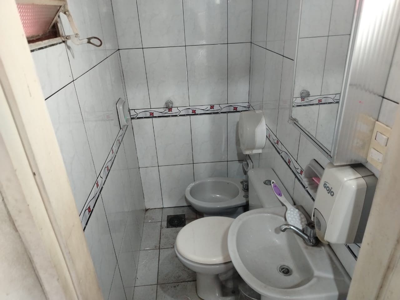 Alquilo local comercial en nazareth