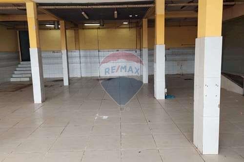 Amplia propiedad comercial!, foto 3