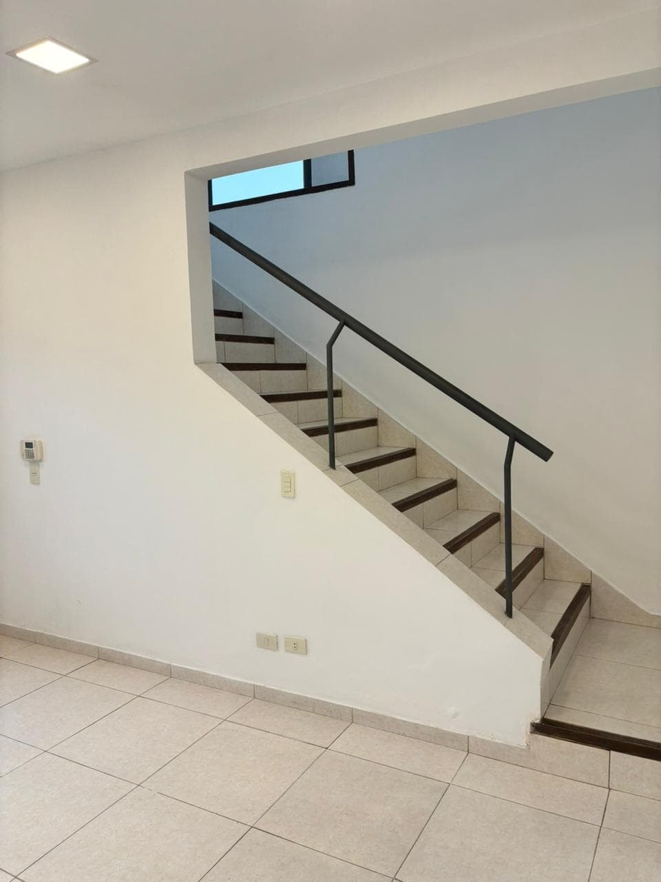 Oficinas Corporativas/Local Comercial en Alquiler - Barrio Mcal. López