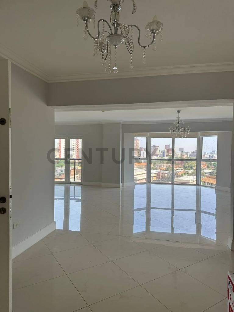 Departamento amplio y lujoso ubicado en el exclusivo Edificio Karimi
