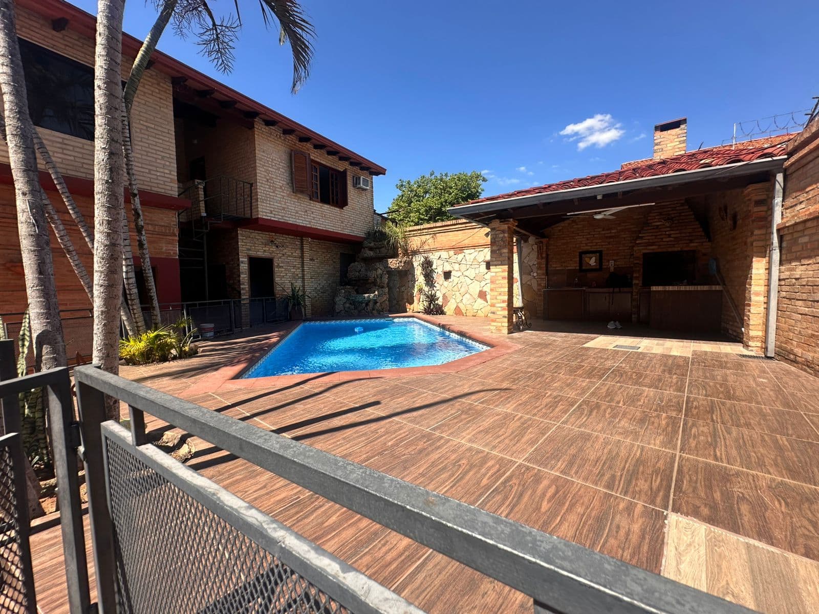 Casa en lambare con piscina — foto 2