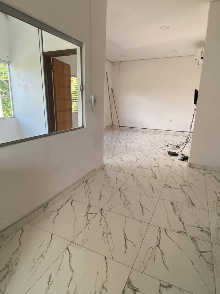 Amplia casa para uso comercial en barrio santa maria — foto 4