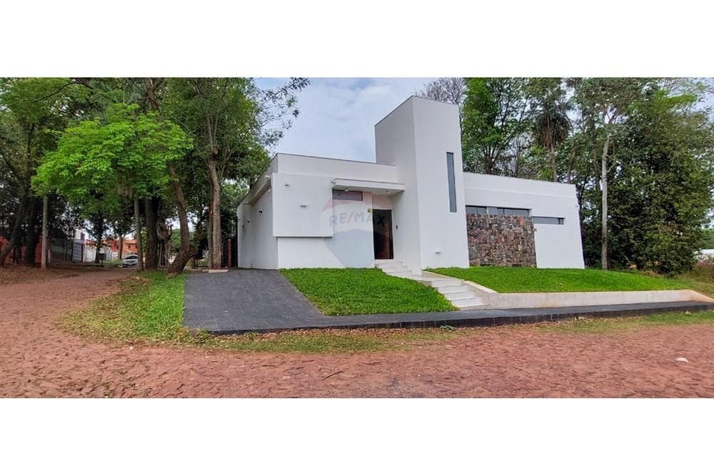 Casa amoblada y equipada en Villa Elisa barrio villa bonita — foto principal