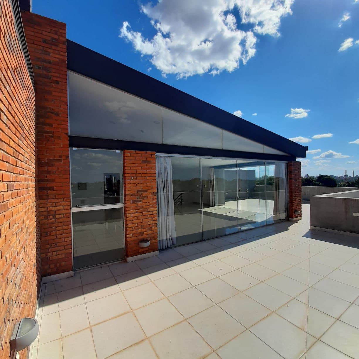 Moderno y Amplio Penthouse en Villa Morra, foto 1