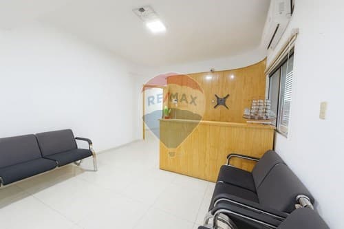 Edificio en alquiler — foto 2