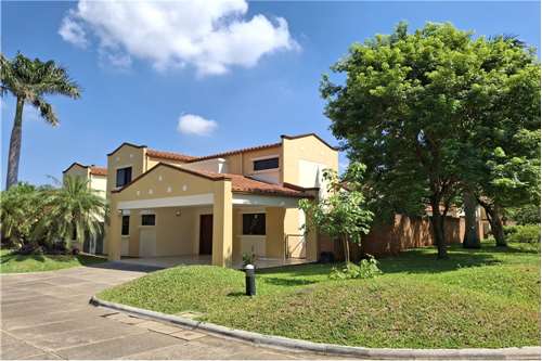 Casa-Venta-San Francisco y Emiliano R. Fernández, 4to. Barrio, Luque, Central, foto 5