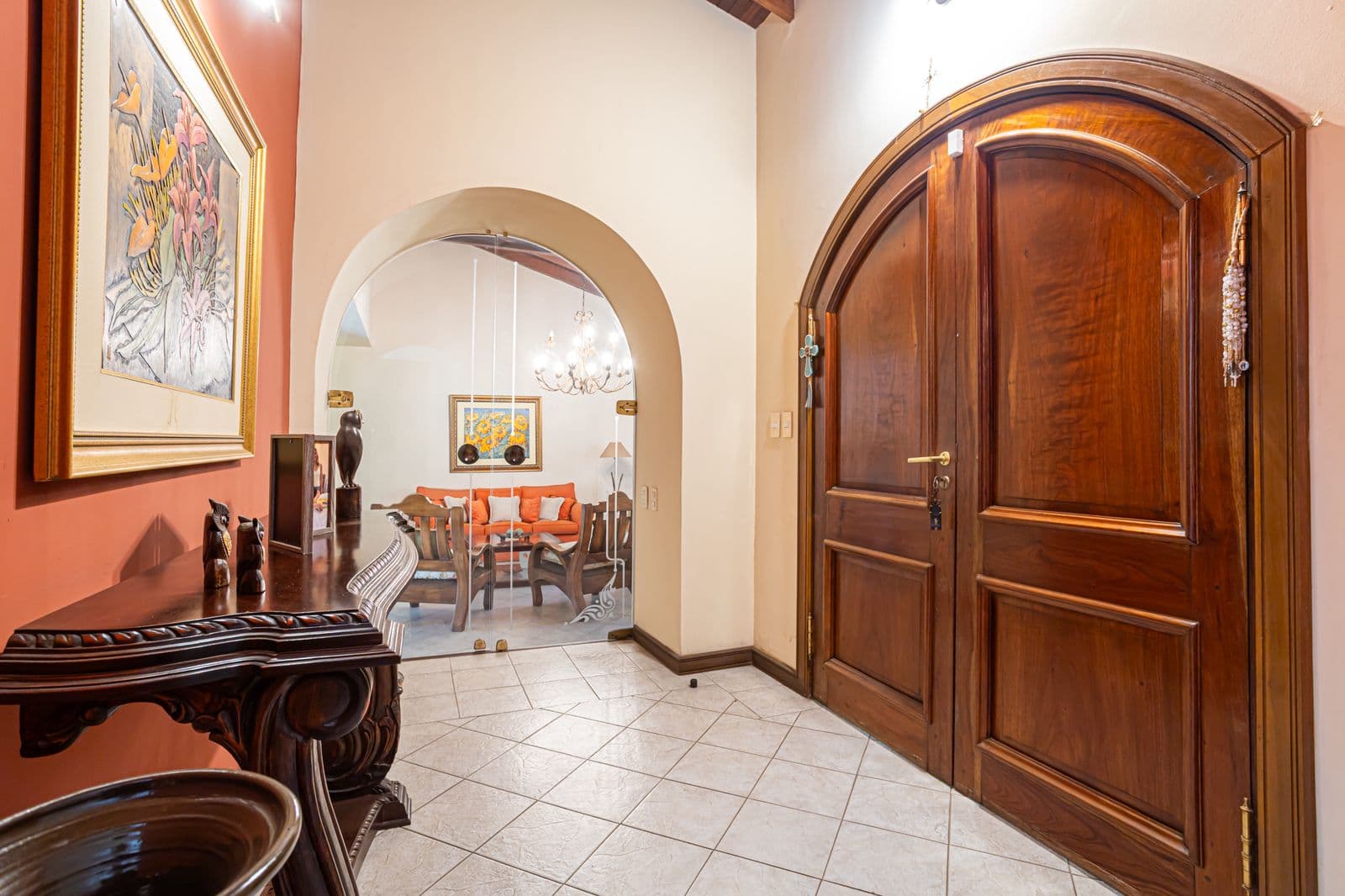 Hermosa Residencia En Venta En Bo. Mburucuyá. Asunción, foto 5