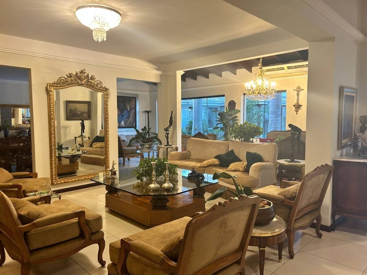Moderna residencia en venta en barrio Herrera, foto 2
