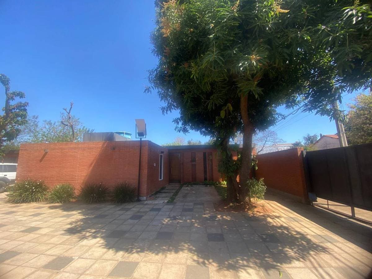 Casa en condominio en Luque zona laurelty, foto 1