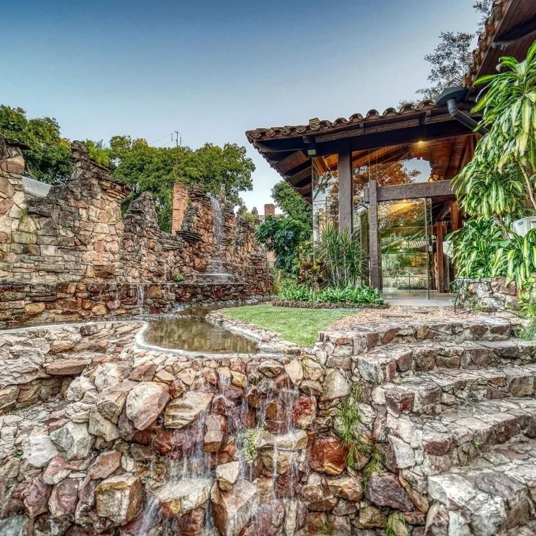 Hermosa residencia de 1.580m2 en barrio Carmelitas, foto 2