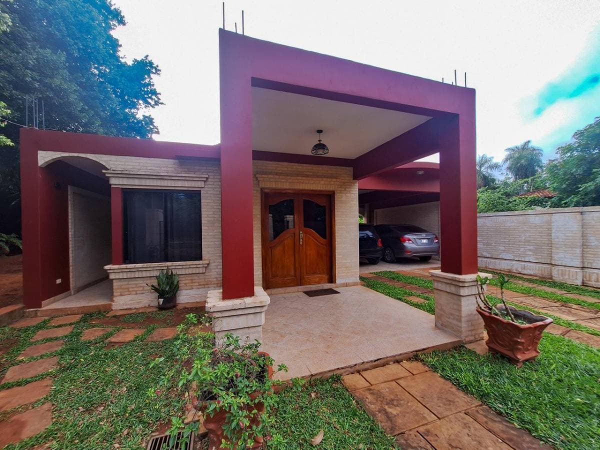 hermosa casa en la ciudad de Luque, foto 2