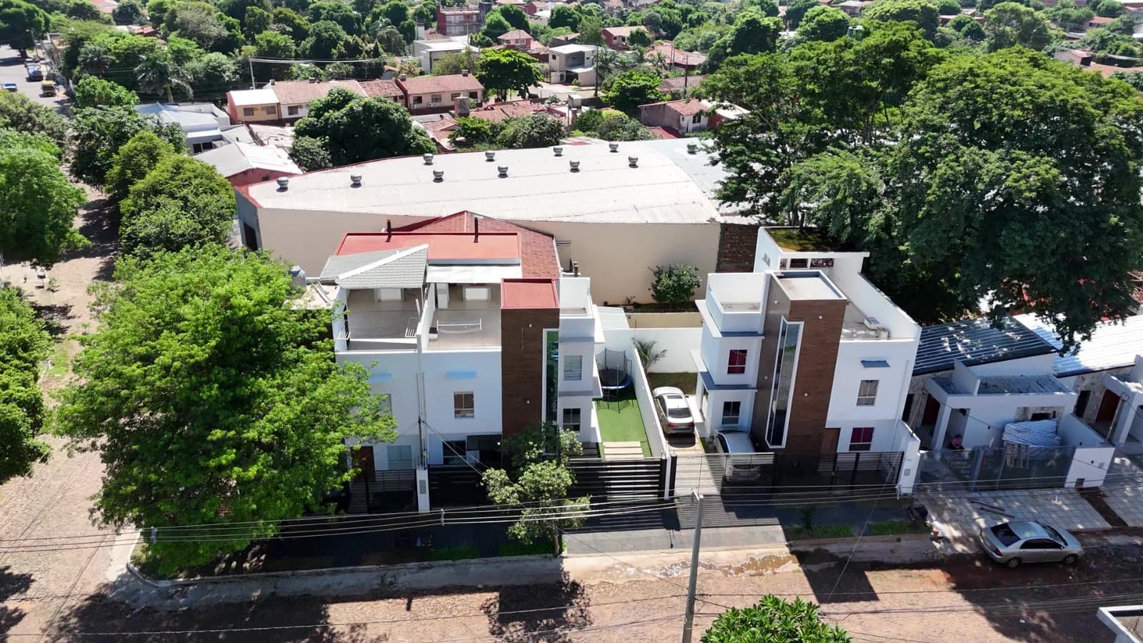 Triplex estilo minimalista en Lambaré, foto 2
