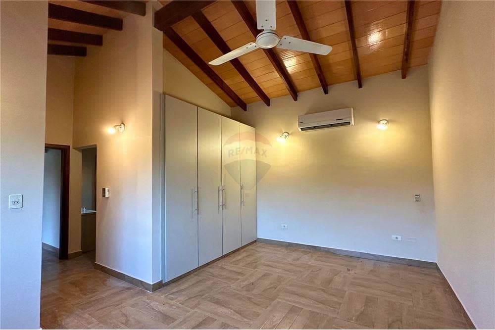 Casa en mbocayaty a pasos de primer presidente, foto 2