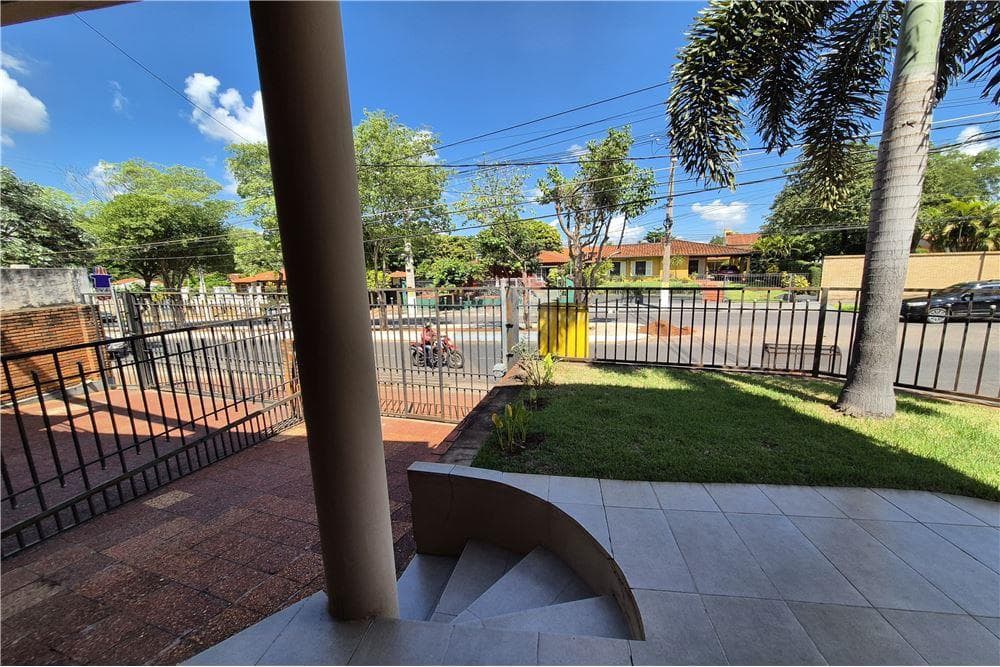 Duplex en esquina sobre bruno guggiari, foto 5