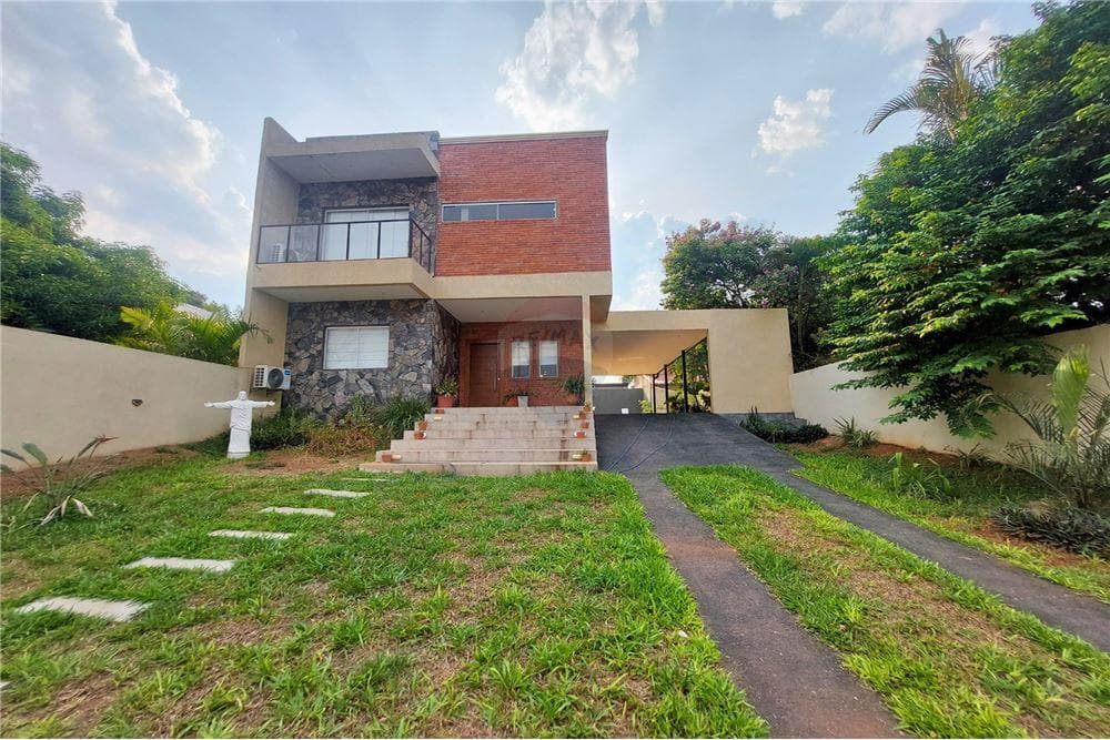 Casa en Luque primer barrio, foto 2