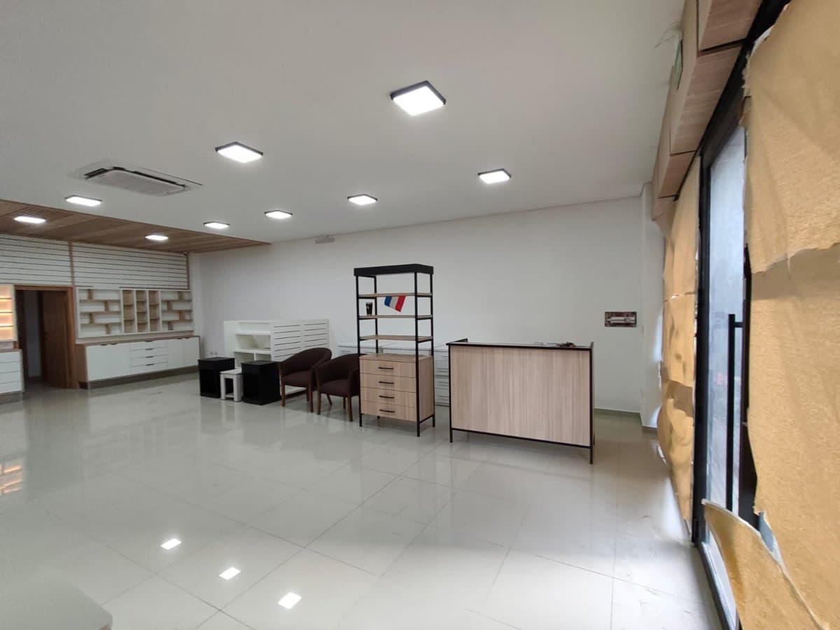 ID 15962 - Alquilo salón comercial sobre Avda. Artigas!, foto 5