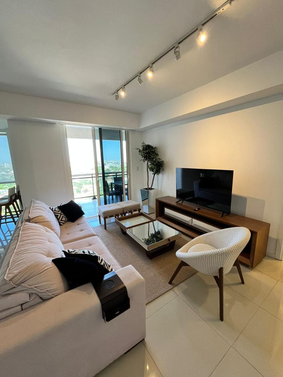 En alquiler exclusivo depto de 3 suites + 2 cocheras Av. Santa Teresa