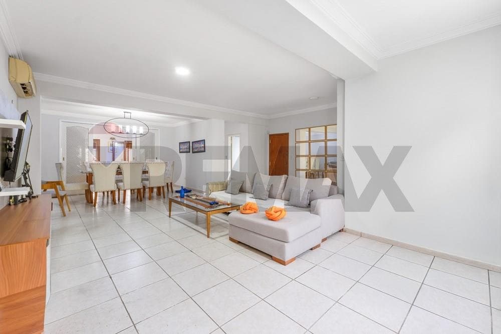 Residencia en Barrio Herrera, foto 3