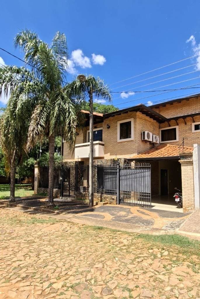 Hermosa residencia en Luque campo alto, foto 2