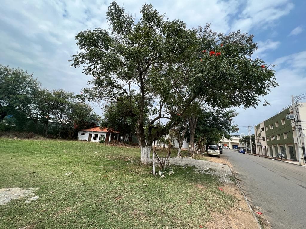 amplio terreno, al costado del Shopping M.R.A, foto 4