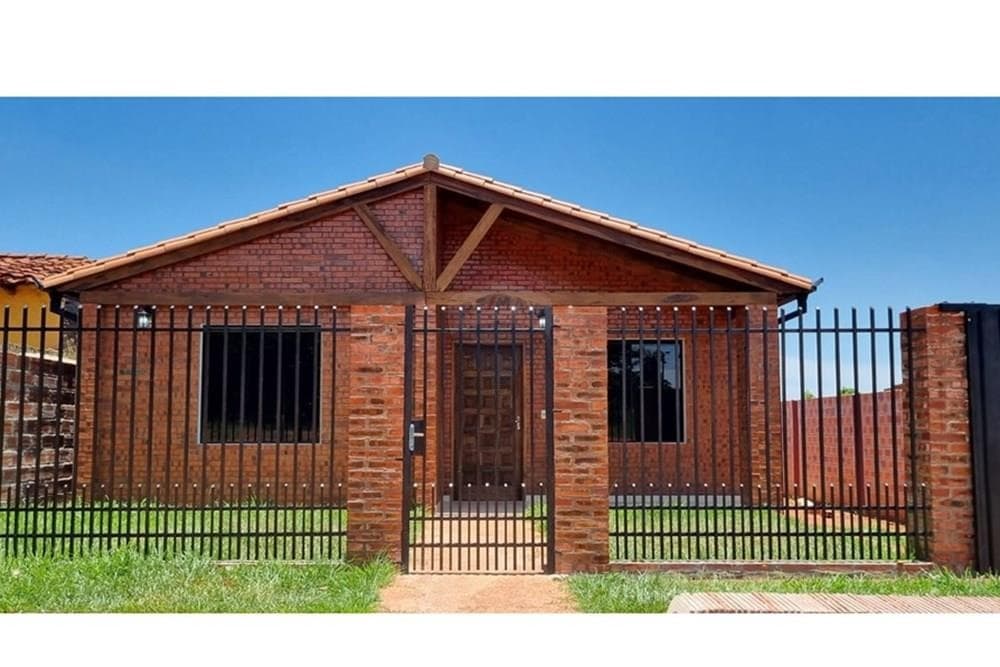 Casa en Venta – Ñemby, Barrio San Carlos, foto 1