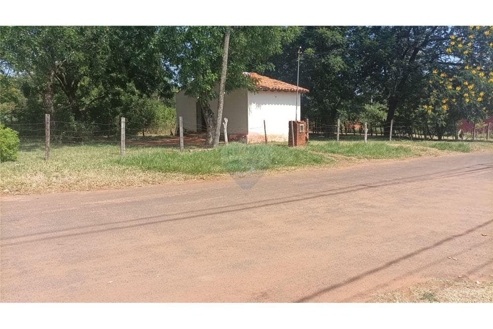 Casa en esquina en laurelty Luque, foto 4