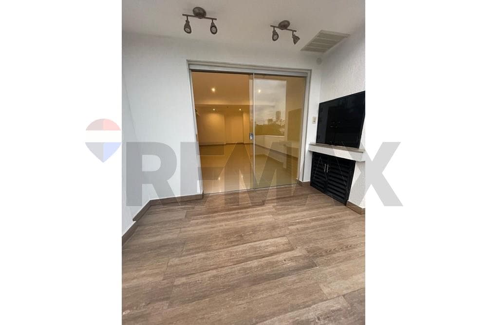 Departamento sobre Av. Molas López, Asunción — foto 5