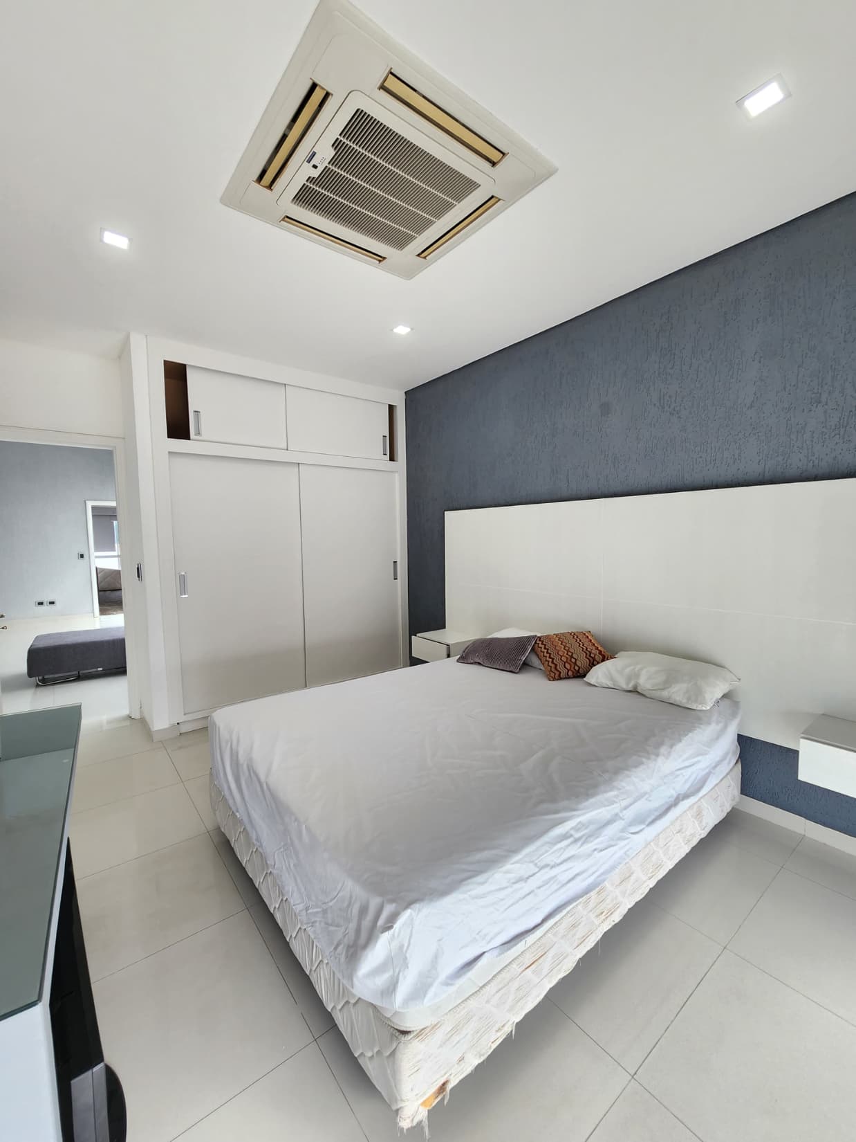 Vendo/Alquilo Casa Minimalista full amoblada ,en Ykua Sati — foto 3
