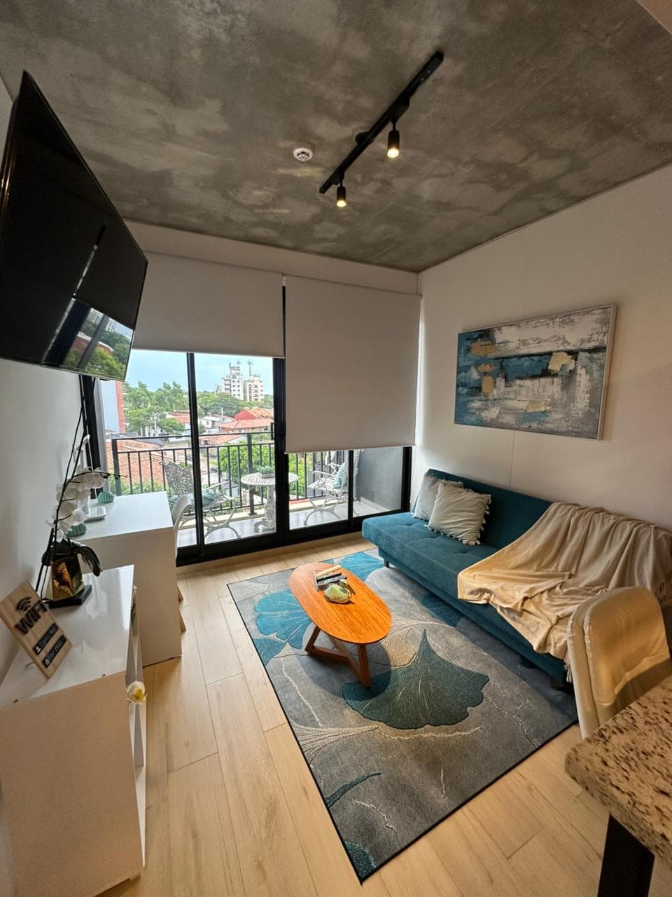 departamento amoblado de dormitorio zona shopping del sol — foto 1