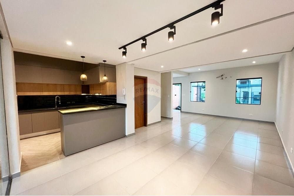 Duplex moderno sobre la avda del yacht en venta, foto 3