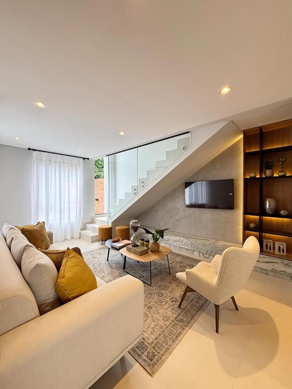 En venta amplio duplex a estrenar en Loma Merlo Luque, foto 2