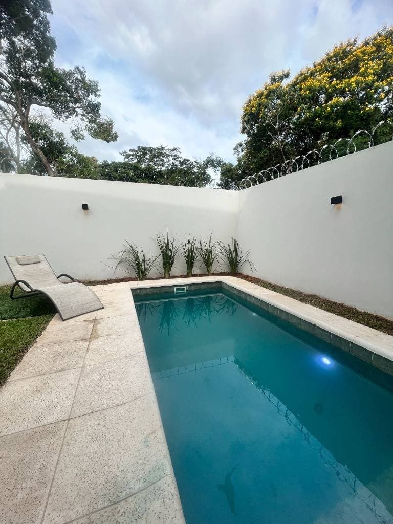 Alquilo duplex en Lambare - Zona Yatch