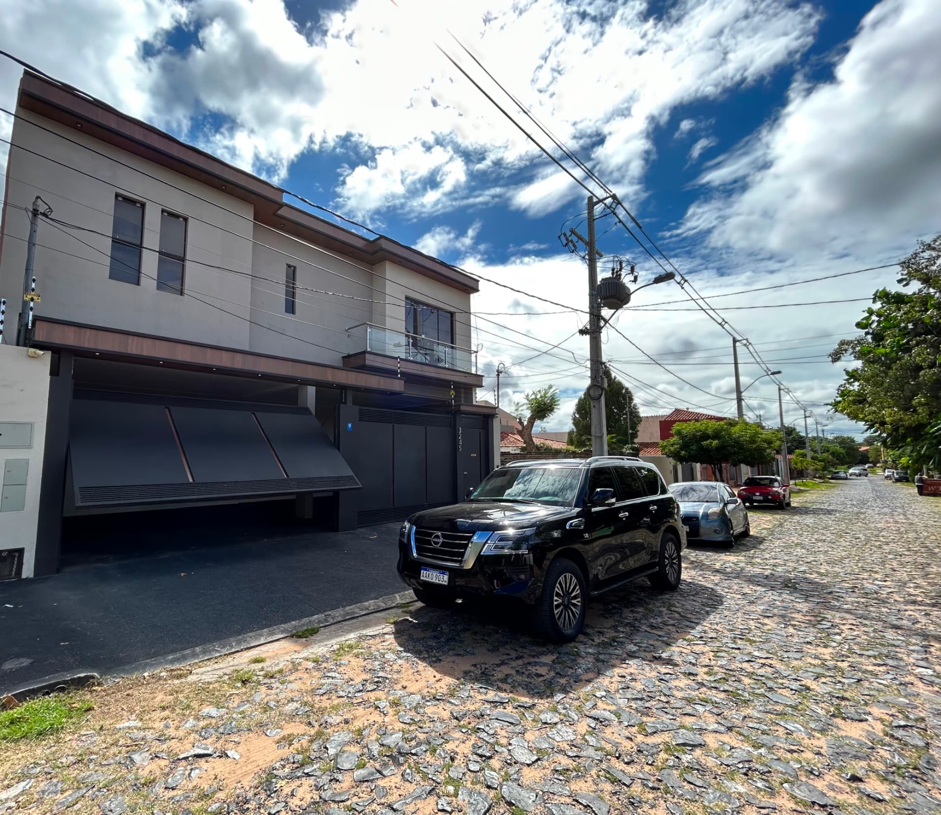 Moderna Casa De 3 Dormitorios En Suite En Barrio Ycua Saty, foto 1