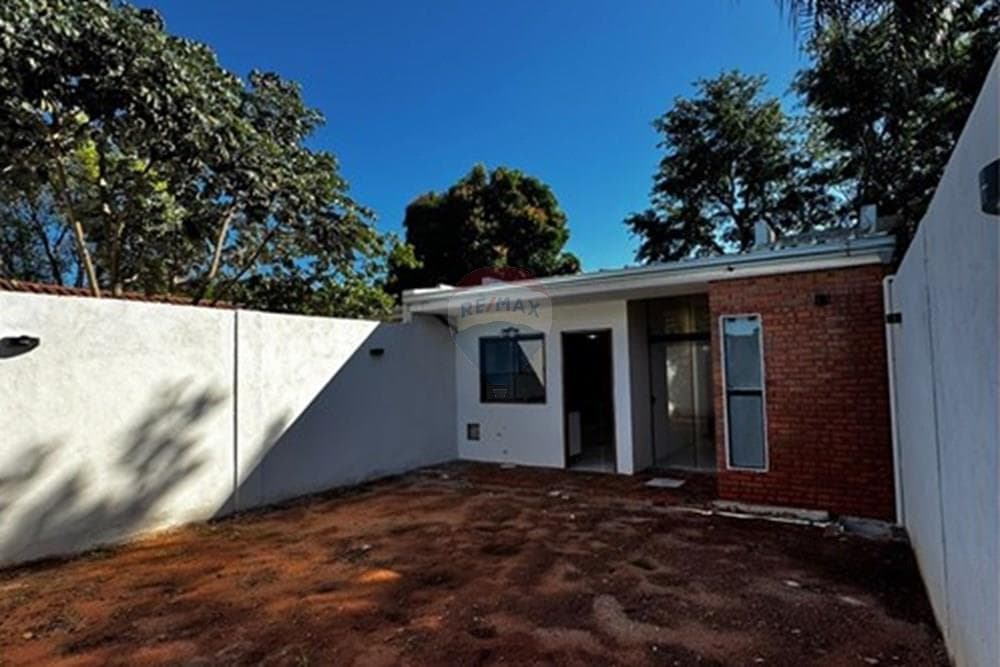 Chalet - Venta - Ñemby, Central, Paraguay — foto 5