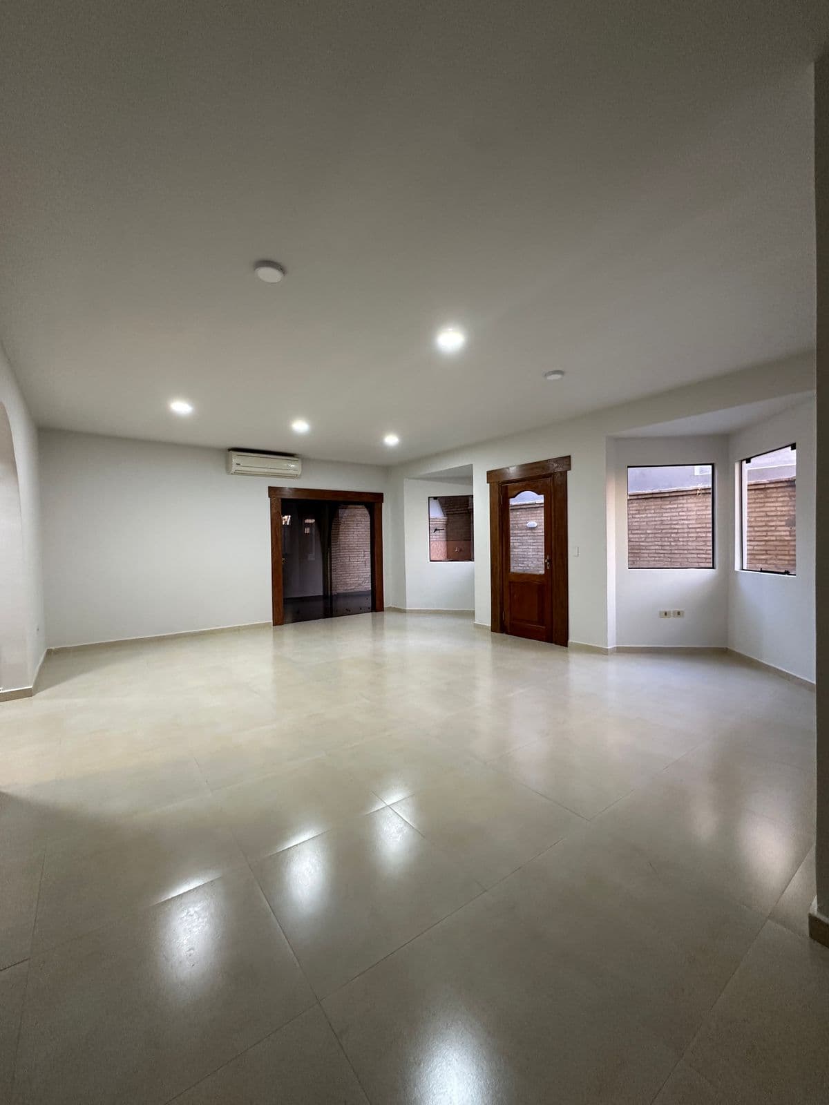 Duplex asuncion barrio mbocayaty excelente estado — foto 4