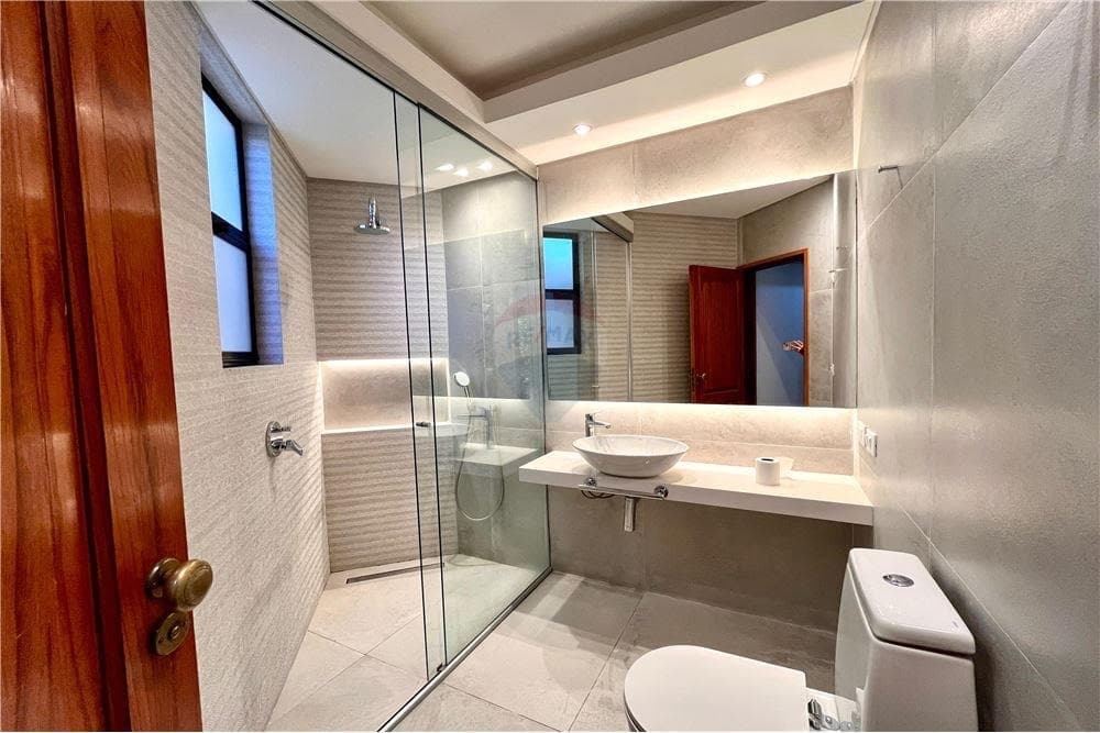 Casa en ycua sati zona eje corporativo 4.618 m2 — foto 3