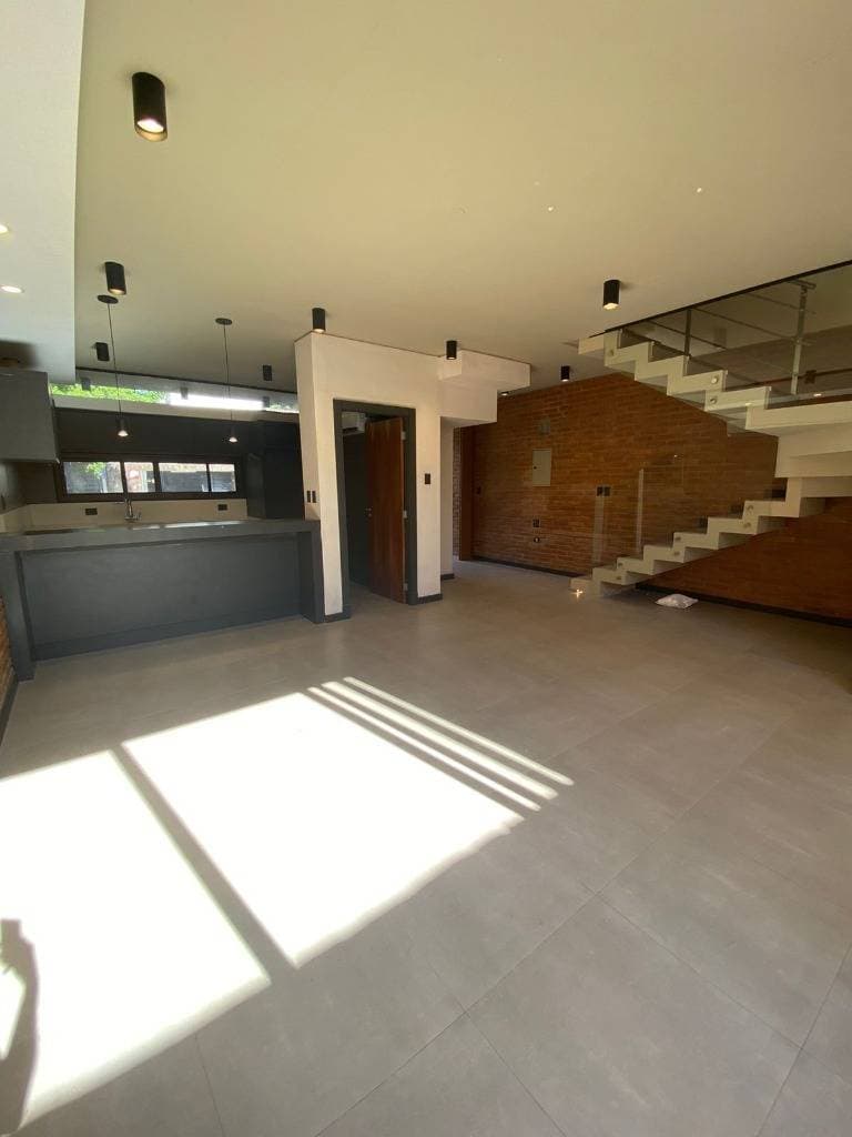 En Venta Triplex Premium en Ycuá Satí, foto 3