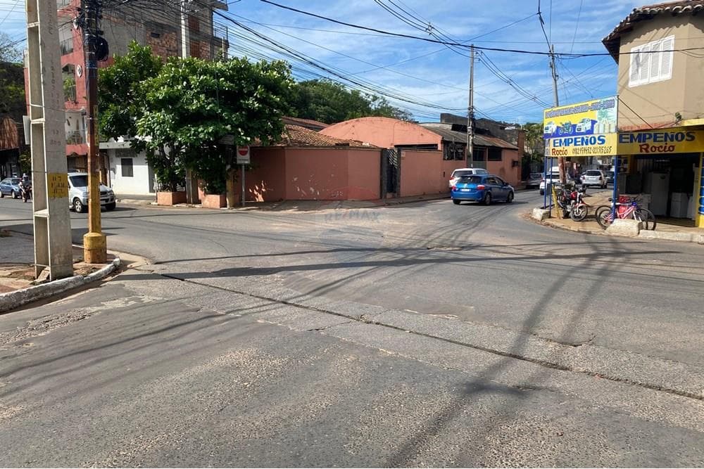 Propiedad en esquina a una cuadra de mariscal estigarribia, foto 3