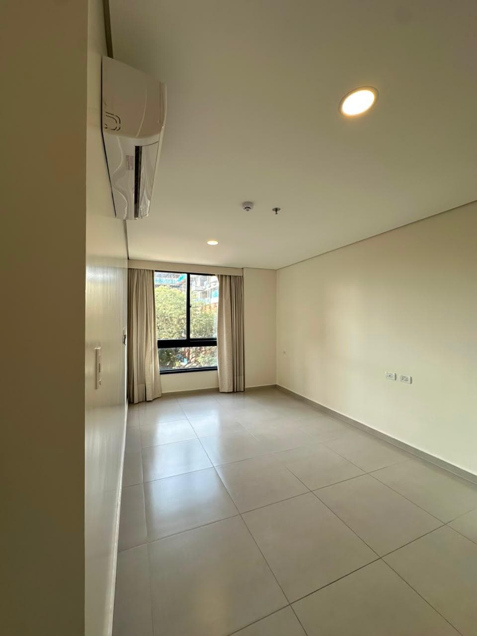 Ykua sati, en alquiler, departamento de 2 dormitorios, con cochera, foto 5