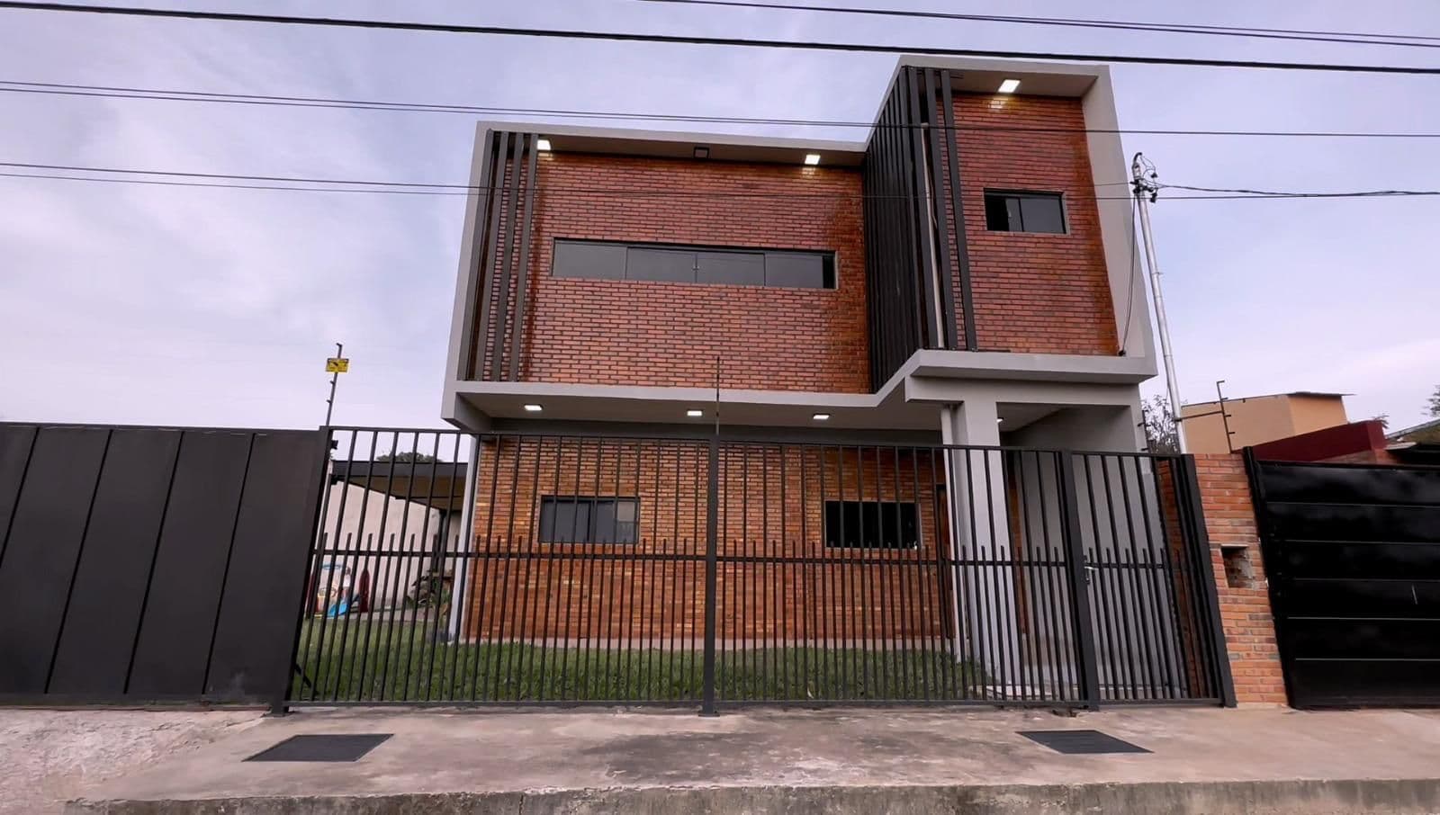 ¡casa moderna en laurelty a precio de remate!, foto 1