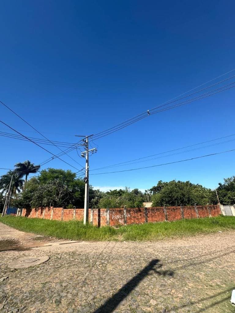 Terreno en esquina a dos cuadras del shopping San Lorenzo, foto 2