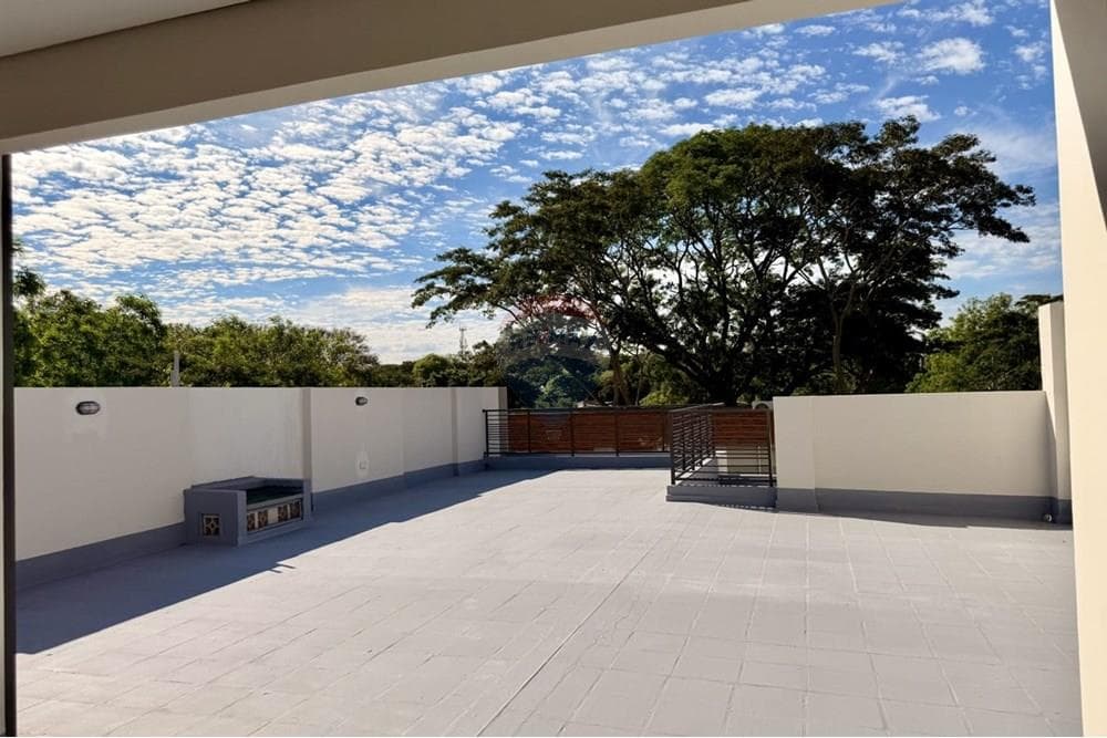 Triplex en lambare barrio felicidad, foto 4