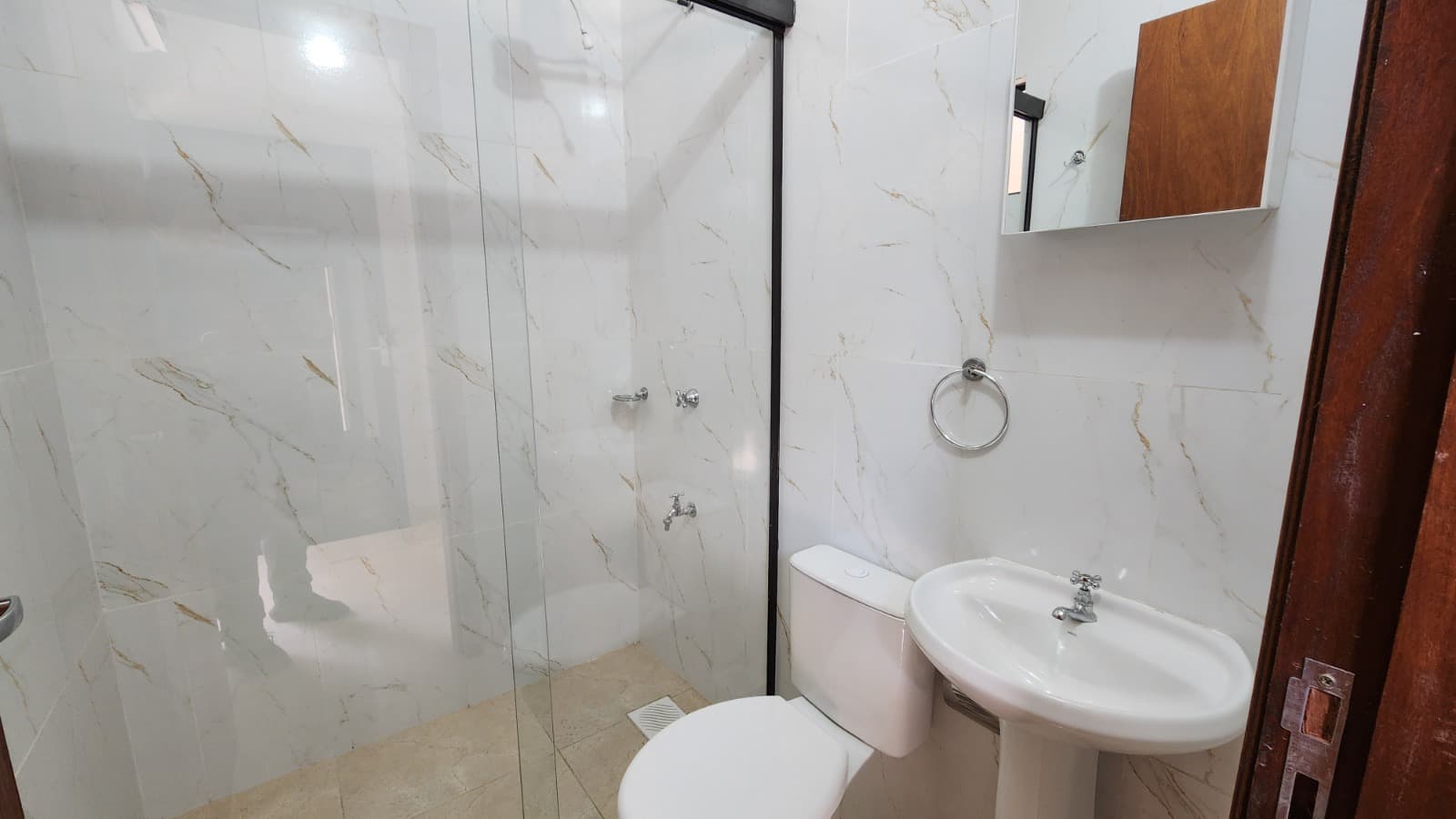 ¡ALQUILO! Monoambiente en Luque, Barrio Isla Bogado — foto 3