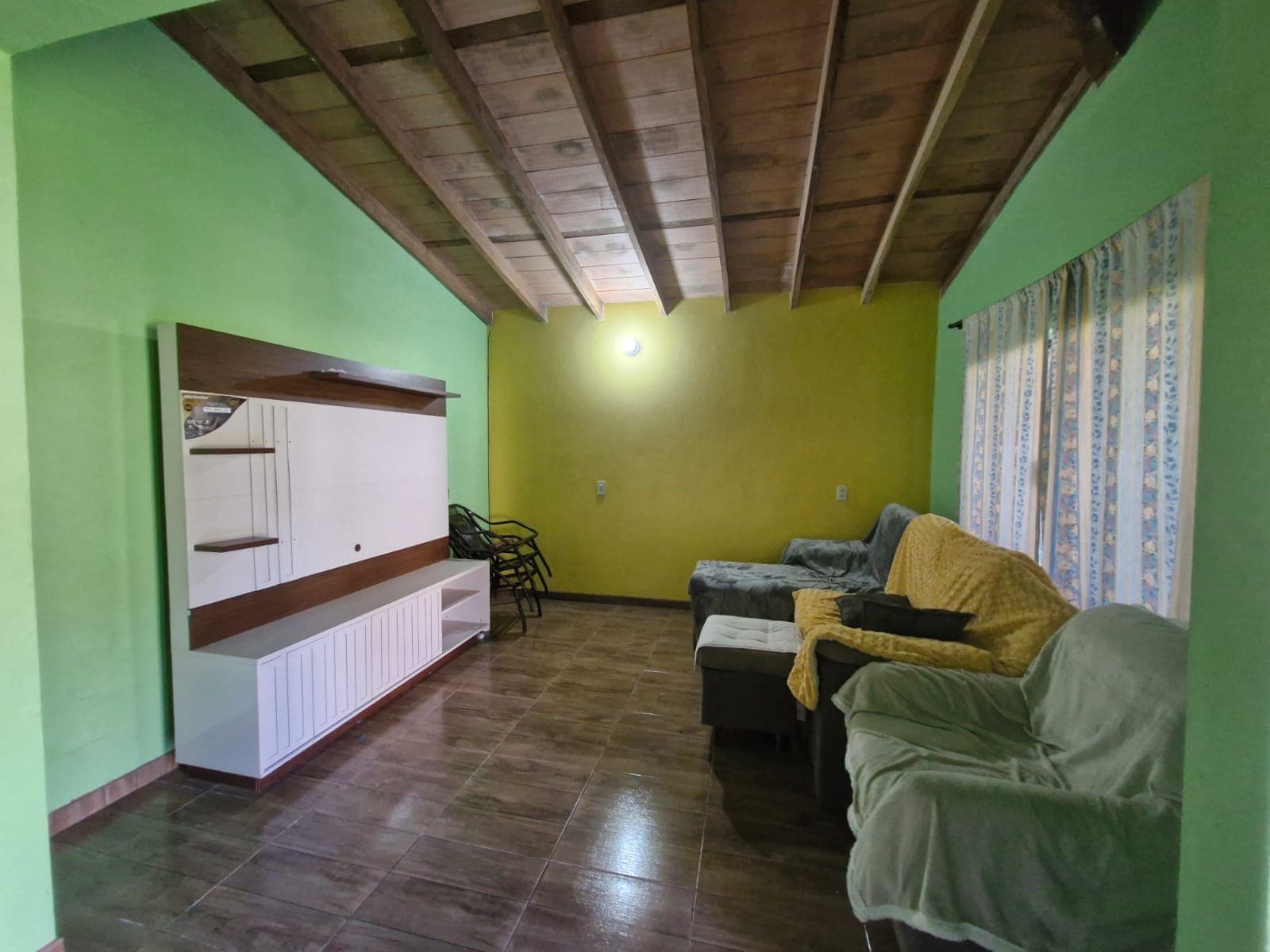 En Venta Casa Con Arroyo Y Salones Comerciales, foto 2