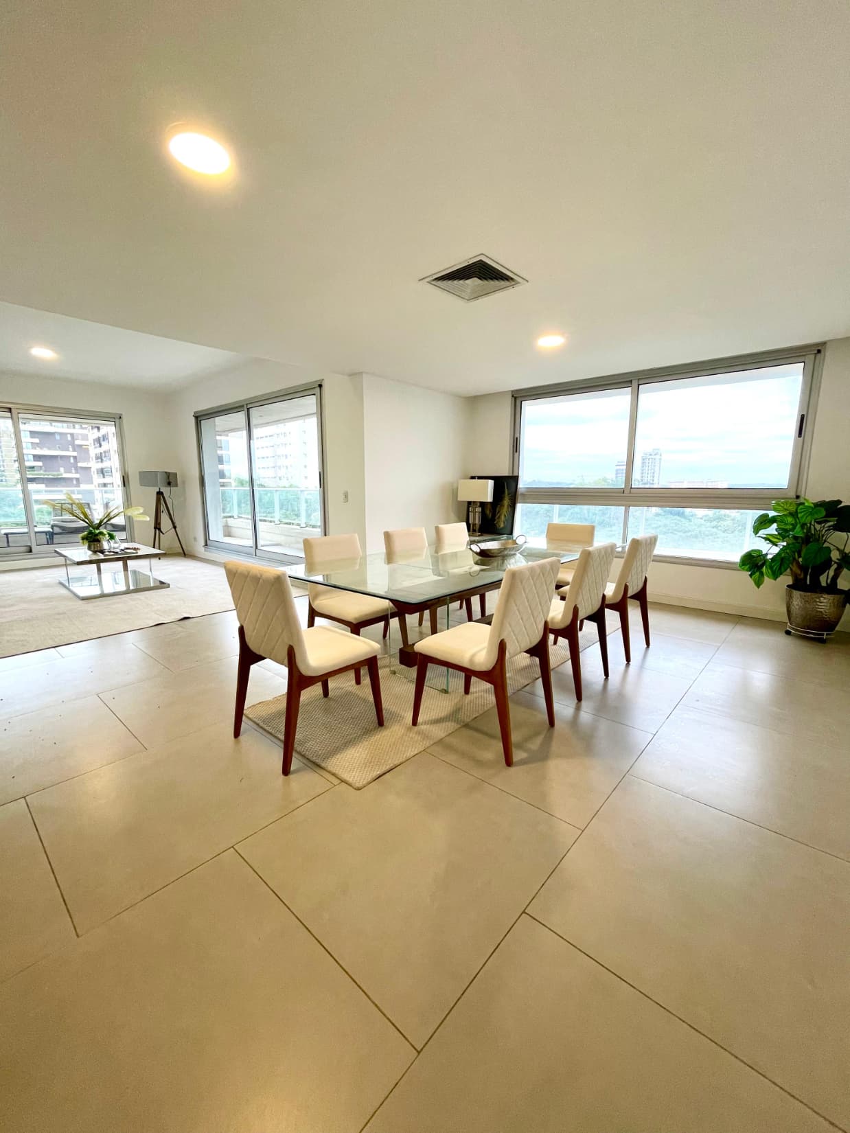 En Alquiler - Departamento De 2 Dormitorios + Servicio En Palacio De Los Patos, foto 3