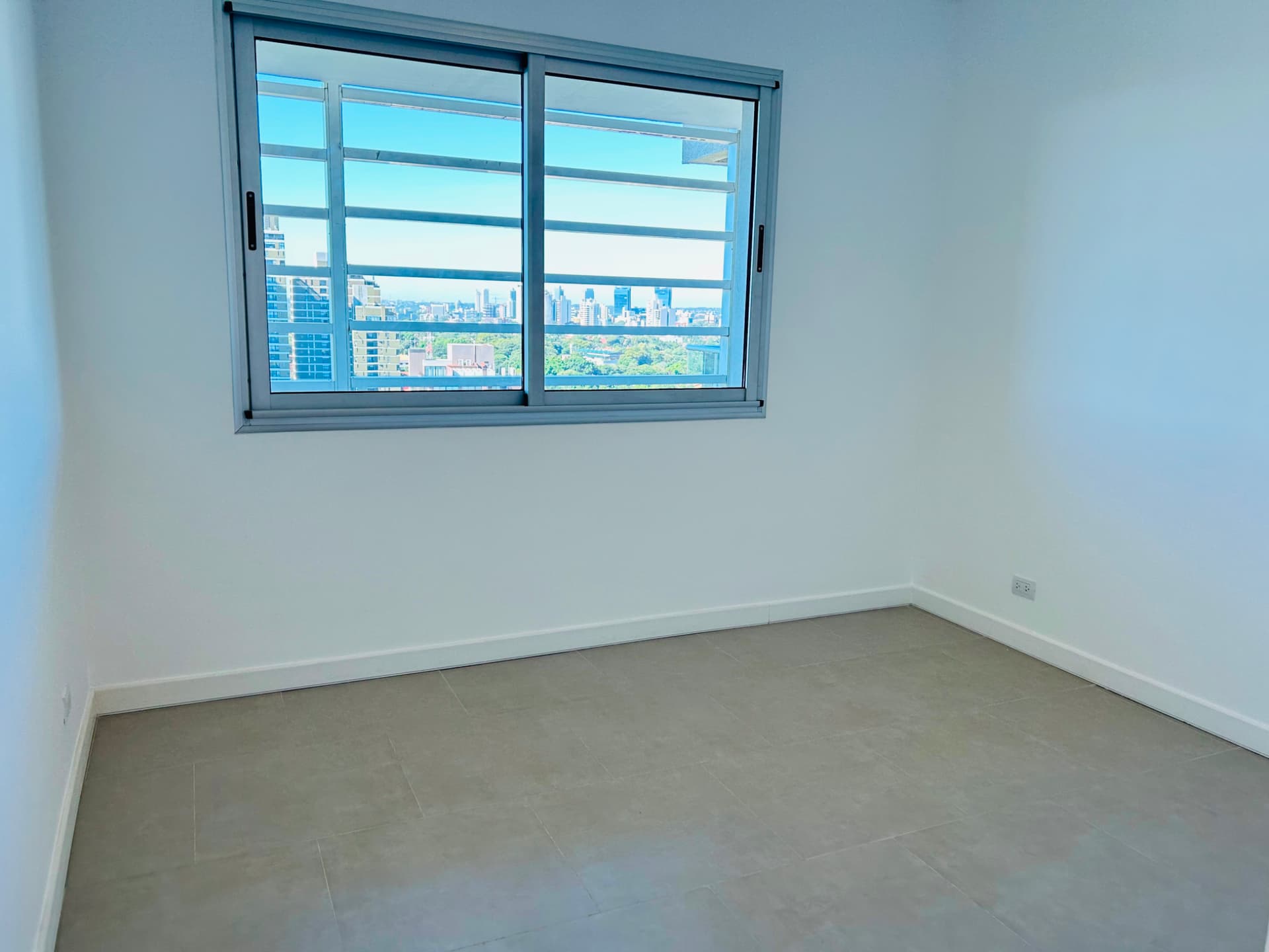 Alquiló dpto de 3 habitaciones palacio de los patos, foto 2