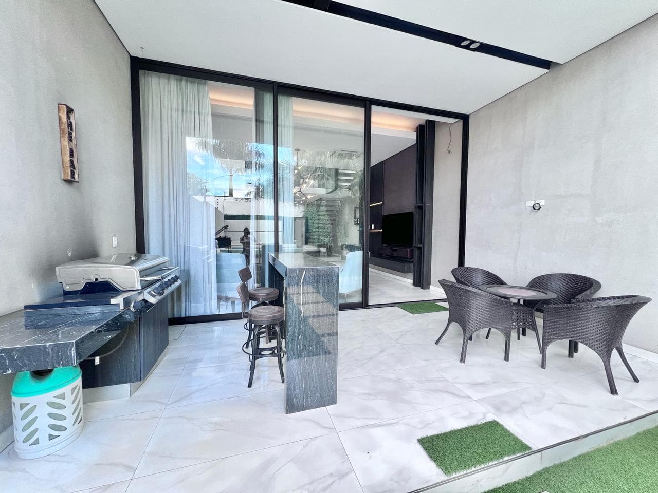 En Alquiler Moderna Casa de 3 Suites Barrio Herrera con muebles, foto 5